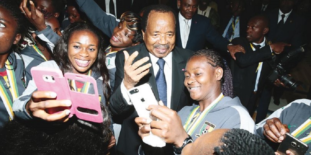 Le chef de l’Etat camerounais veut revoir la plateforme de collecte des droits de douane sur les téléphones et tablettes entrée en vigueur le 15 octobre 2020. Elle était très critiquée par la population et les associations de défense des droits des consommateurs.