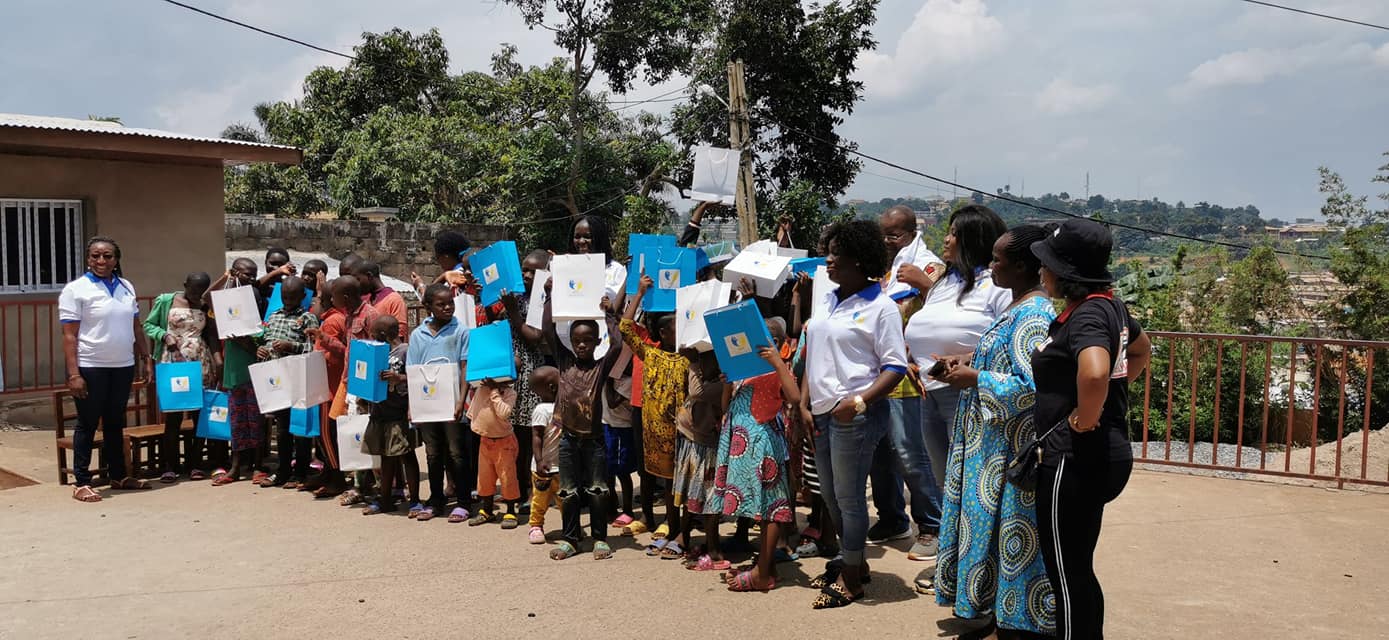 L’Action pour le Développement Communautaire au Cameroun, une association caritative, a remis d’importants dons aux enfants démunis de l’orphelinat sainte Thérèse d’Obili. C’était le 12 septembre 2021 dans la capitale camerounaise.   