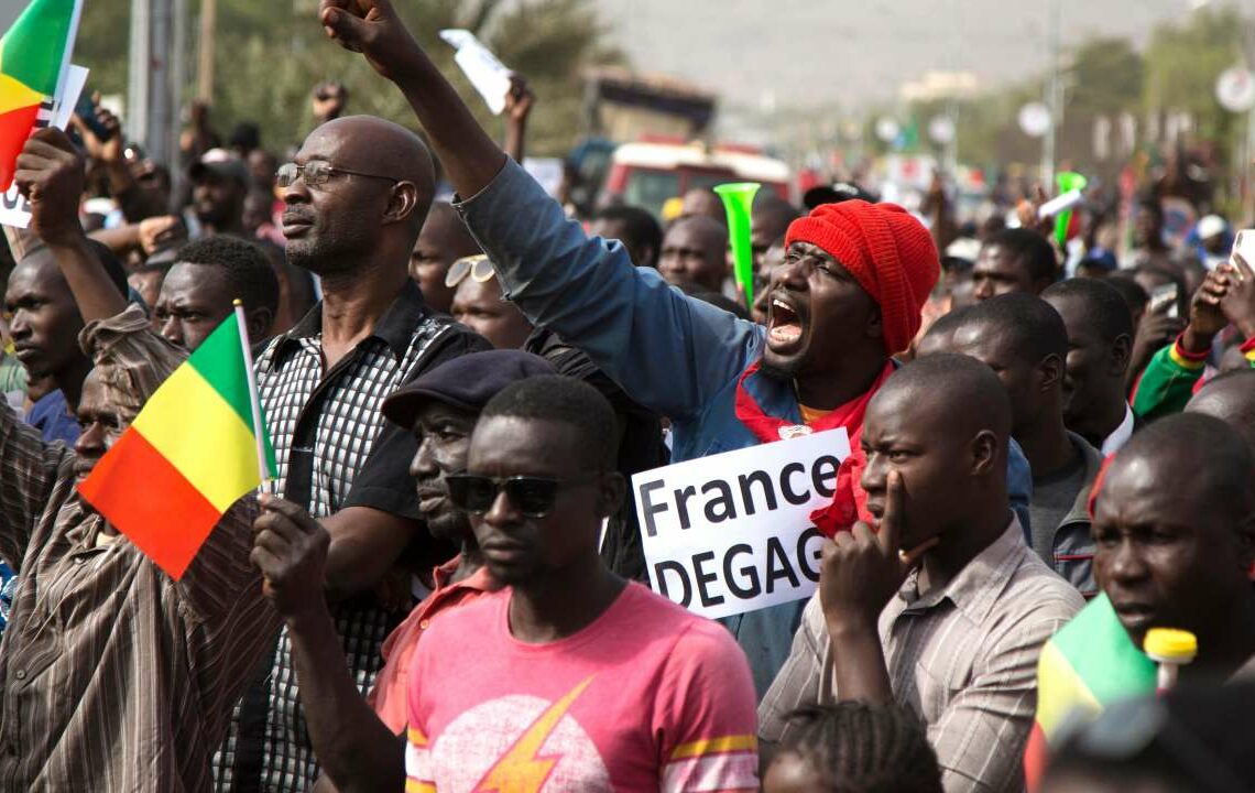 Le 14 janvier 2022, des manifestations monstres ont été organisées sur toute l’étendue du territoire malien pour dire «non» aux sanctions de la Cédéao, soutenues par la France et l’Union européenne, visant à asphyxier et à isoler le Mali.