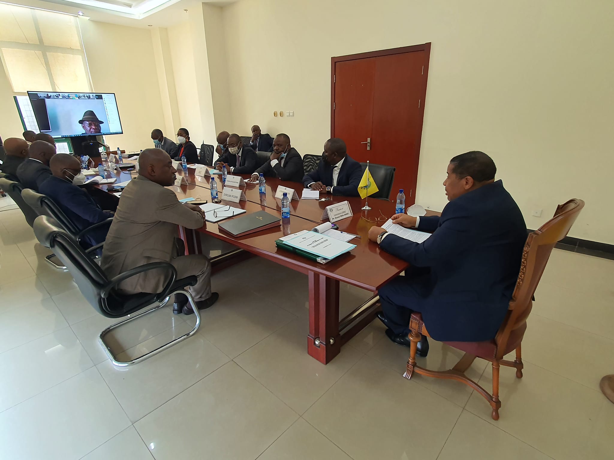 La séance officielle de remise du budget de la Communauté a eu lieu le 04 mars dernier, au cours de la conférence des Présidents du Parlement communautaire tenue par visioconférence.