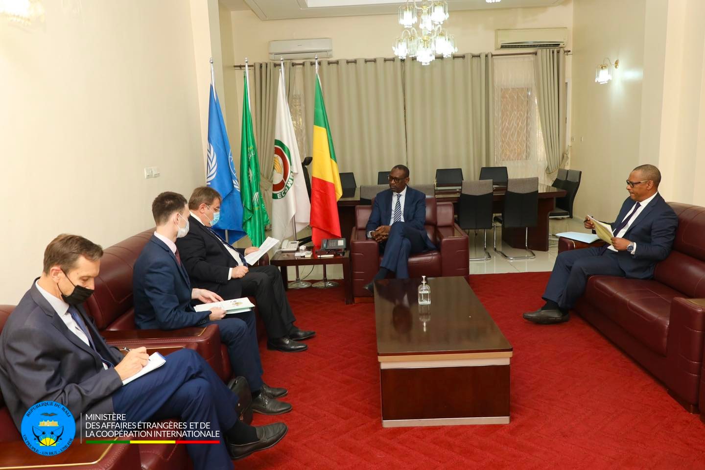 Diplomatie : ignorant les menaces de Berlin, Bamako et Moscou renforcent leur coopération