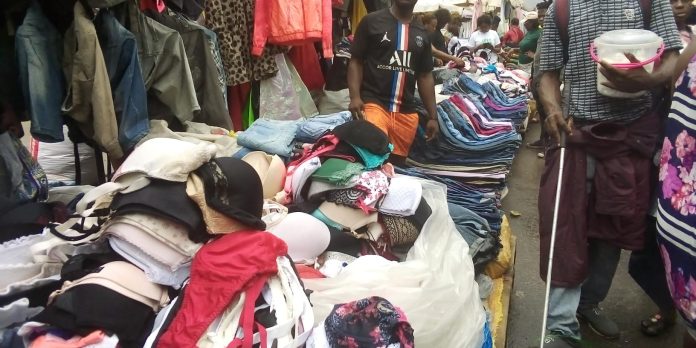 Cameroun : les dangers des sous-vêtements de la friperie