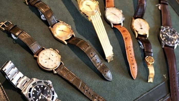 Utilisées autrefois pour consulter l’heure, les montres ne représentent plus qu’un outil d’ornement pour les habitants de la capitale économique camerounaise. Une situation qui met les dépanneurs au chômage.