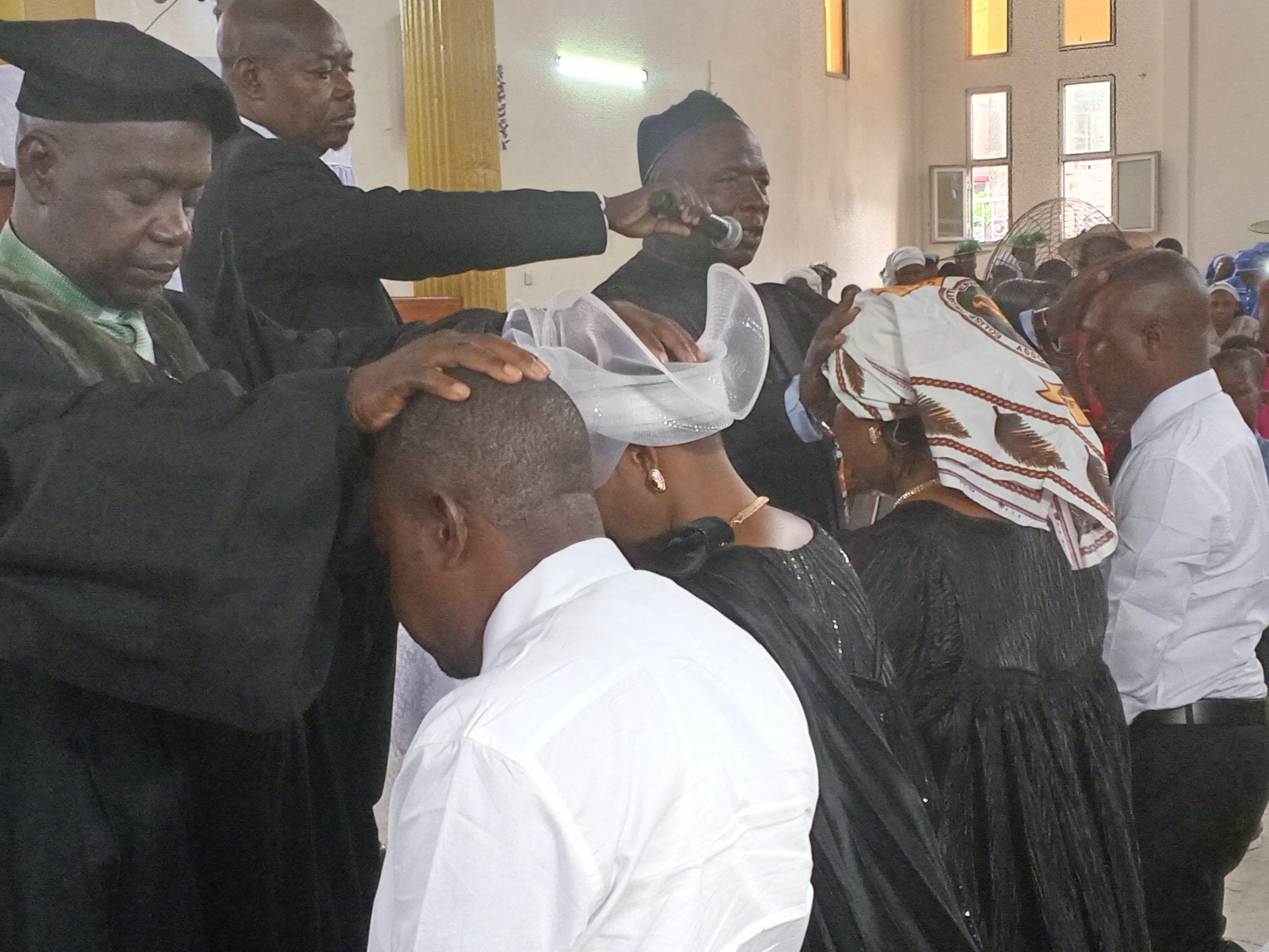Eglise presbytérienne du Cameroun : quatre candidats de la paroisse Bonamoussadi-Silo consacrés anciens de l’église  