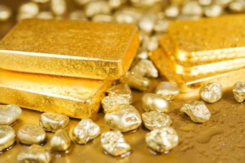 Alors que le ministère des Finances certifie une production d’or de 233,2 kg en 2020 au Cameroun, le Centre pour l’Environnement et le développement (CED) indique un volume plus important de cette production. Une grande partie de cet or se vend sur le marché noir, ce qui entraine une perte de recettes pour le pays.