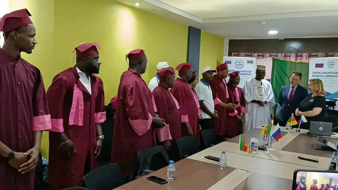 Ils ont reçu leurs attestations de fin de formation du premier niveau le dimanche 24 septembre 2023 au Centre Linguistique Russe du Cameroun.