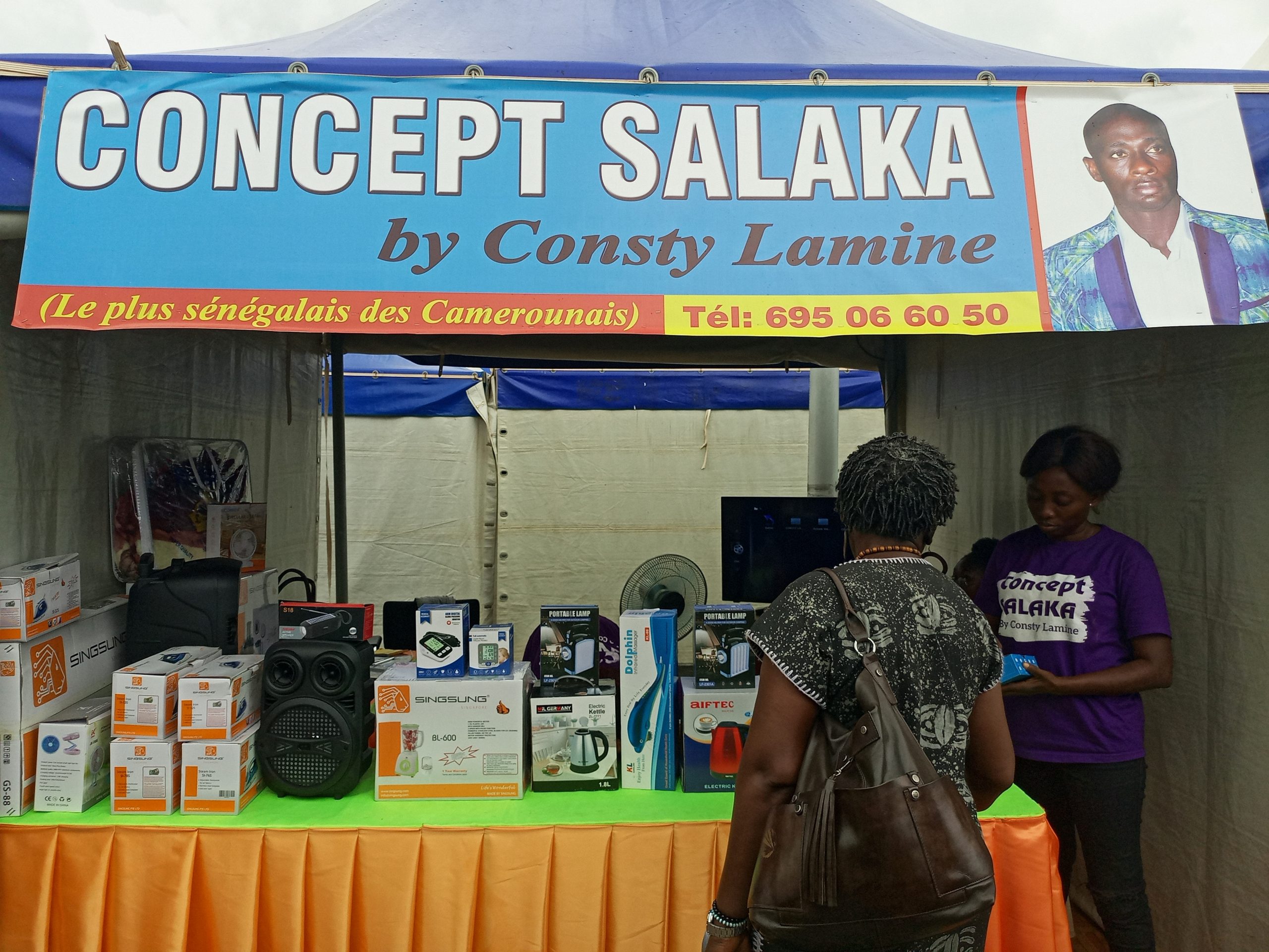 Initié depuis 2012 par Consty Lamine, le « Concept Salaka » s’est donné à voir à la deuxième édition de la Foire Internationale des Affaires et du Commerce de Douala (FIAC 2023).