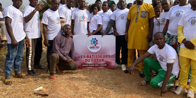 Doumaintang, dans le Haut Nyong, région de l’Est du Cameroun, a vibré au rythme de la 58e édition de la fête de la jeunesse hier dimanche 11 février 2024. C’était sous le signe de l’actualisation des grands chantiers lancés par le Chef de l’Etat Paul Biya.