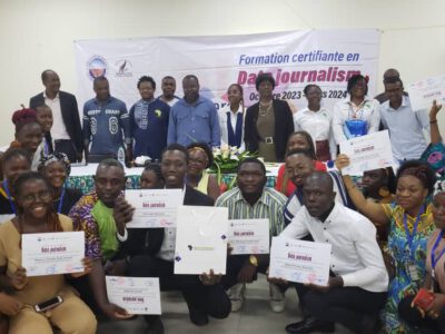 Ces apprenants de l’Université de Douala ont bénéficié d’une formation certifiante en Data journalism d’octobre 2023 à mars 2024. Les diplômes de fin de formation leur ont été décernés vendredi 15 mars.  