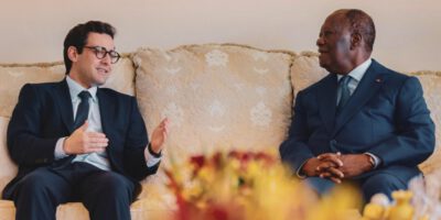 Le ministre français des Affaires étrangères s’est exprimé sur la réforme du franc CFA au terme de sa première tournée africaine, le 8 avril 2024 à Abidjan, en Côte d’Ivoire.