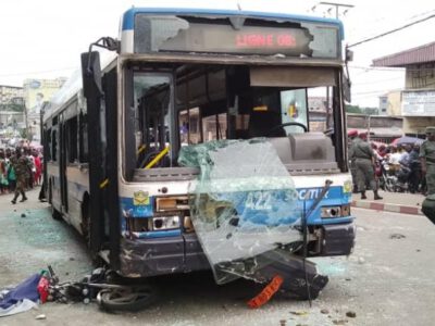 Les accidents de la circulation reviennent en force dans les capitales politique et économique du Cameroun. Les mesures conservatoires prises jusqu’ici par Jean-Ernest Ngalle Bibehe semblent insuffisantes pour stopper l’hémorragie.