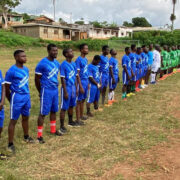 Le kick-off de la première édition de ce tournoi estival de football a été donné ce samedi 6 juillet 2024 au mythique stade du village Nebolen, une bourgade de la commune de Ndikinimeki dans le département du Mbam et Inoubou, région du Centre.