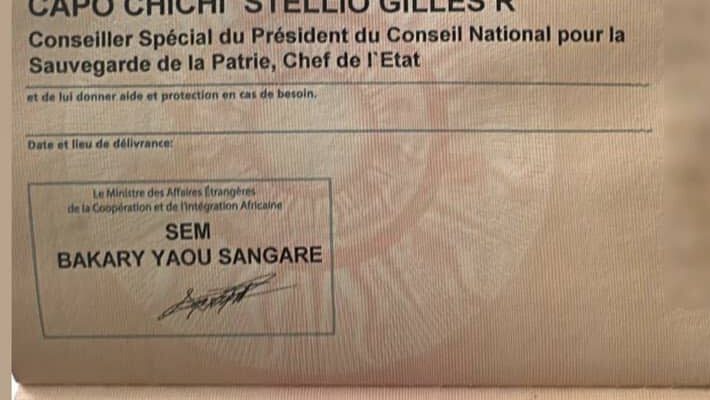 Après la perte de sa nationalité française le 9 juillet, le militant panafricaniste d’origine béninoise bénéficie ainsi du soutien des autorités de la transition nigérienne.