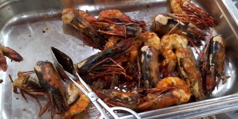 Piloté depuis trois ans par l’Hôtel Sawa, situé au cœur du quartier administratif de la capitale économique camerounaise, le concept Seafood Evening est renforcé par le partenariat avec le restaurant Malimba Dégustations.