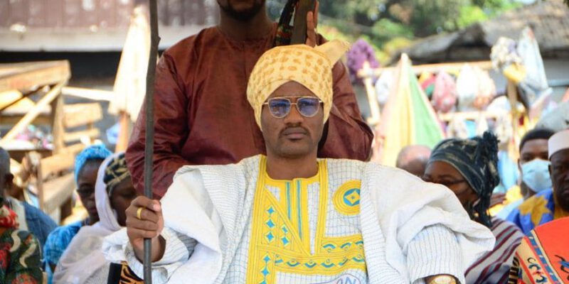 Dans un communiqué royal daté de ce 9 août, le Sultan Mouhammad-Nabil Mbombo Njoya, Roi des Bamoun, exhorte les fils et filles du Noun à mettre au-devant de tout ressenti, la paix si chère pour le département du Noun et le Cameroun en général.