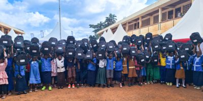 Dans le cadre de l’excellence scolaire 2024, Boissons du Cameroun offre 750 bourses scolaires pour les meilleurs élèves du département du Noun, du Djerem et du Fako. Les cérémonies de remise de 500 kits scolaires composés de l'ensemble des livres inscrits au programme et des sacs de classe aux meilleurs élèves des départements du Noun et du Djerem ont eu lieu le 12 septembre 2024. Elles se sont déroulées en simultanée dans les villes de Foumban, Ngaoundal et Tibati.