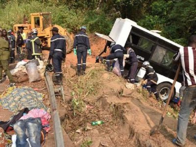 La patronne des transports interurbains des voyageurs au ministère des Transports du Cameroun dévoile les causes des hécatombes sur la falaise de Dschang.