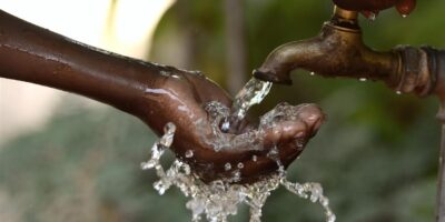 L'entreprise publique en charge de la production, du traitement, de la distribution et de la commercialisation de l'eau potable au Cameroun a lancé, depuis le 16 octobre 2024, une grande campagne de branchement avec des compteurs disponibles pour tous ceux qui en ont besoin.