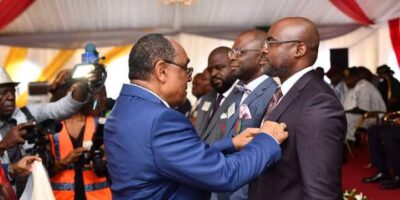 Ils ont reçu des médailles d’honneur du travail ce vendredi 18 octobre 2024 au siège du pétrolier camerounais à Douala. La cérémonie y relative était présidée par le ministre du Travail et de la sécurité sociale, Grégoire Owona.