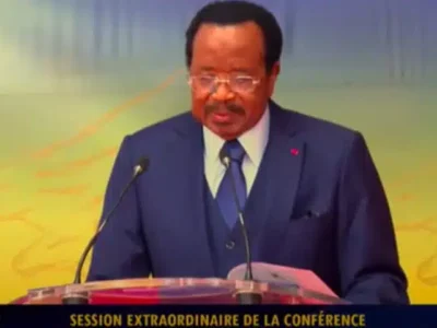 Yaoundé accueille depuis ce lundi 16 décembre 2024, un sommet extraordinaire des chefs d’Etat de la Communauté économique et monétaire de l’Afrique centrale (Cemac). La rencontre a été convoquée par les présidents Paul Biya du Cameroun et Faustin-Archange Touadera de la République centrafricaine, par ailleurs président en exercice de la Conférence des Chefs d’Etat de la Cemac. Les travaux qui portent sur la situation économique et financière en Afrique centrale se déroulent en présence des hauts responsables du Fonds monétaire international, de la Banque mondiale, de la Banque africaine de développement et du ministre français des Finances.