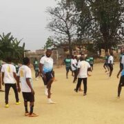 Les activités qui ont constitué le menu des réjouissances relatives aux fêtes de fin d’année par les jeunes du village Bonangoye Akwa-Nord sous la houlette de Martin Laurel Nkongue, ont connu un épilogue encore plus réjouissant à travers un autre match de gala ayant opposé la formation des jeunes à celle des vétérans. 