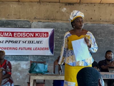 La Fondation Kuma Edison vient d’offrir des manuels scolaires et des bourses d’étude à plus de 120 jeunes filles élèves originaires des villages de l’arrondissement de Fungum dans le département de la Menchum, région du Nord-ouest.