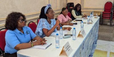 Les femmes du secteur financier, en particulier celles des coopératives de crédit de Douala, se sont réunies autour du thème : "Autonomisation des femmes et renforcement des communautés : un chemin vers la prospérité collective". Cette rencontre, organisée le 7 mars dans la salle de conférences de Mupeci, était une initiative de la Ligue des Coopératives de Crédit du Cameroun (CamCCUL), pour marquer la 40ème édition de la célébration de la Journée internationale de la femme (JIF), et visait à renforcer l'engagement de ces dernières dans le mouvement d'épargne et de crédit.