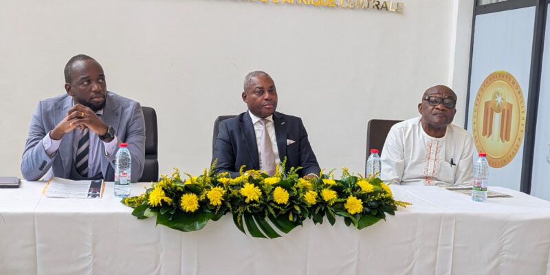 L’élévation de la culture boursière en Afrique centrale est le fil conducteur de la troisième édition des Cemac’s Capital Market Awards, qui a lieu du 8 au 9 avril 2025 à l’hôtel Krystal Palace de Douala. L’initiative de la Lettre Sarl est soutenue par la Bourse des valeurs mobilières de l’Afrique centrale.